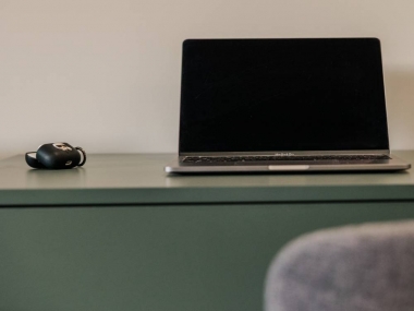 2 Workspaces & Fast Wi-Fi