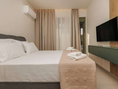Queen-Size Bedroom